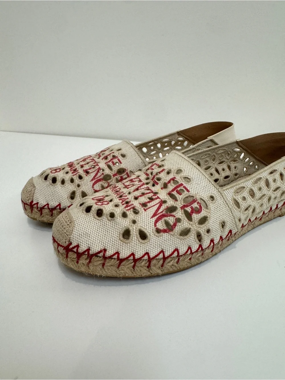 Valentino Garavani Atelier 08 Edition Espadrille Beige Red Trim Flats 39 Shoes
